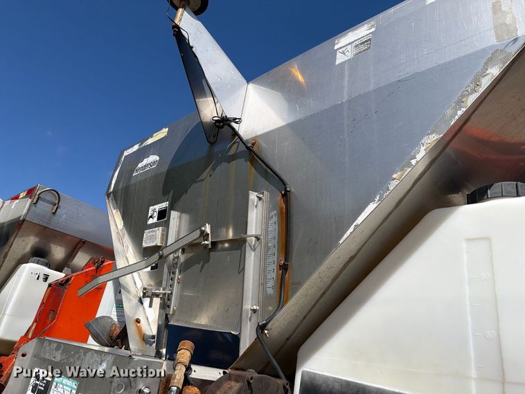 image for item FH6379 2007 International WorkStar 7400 dump truck