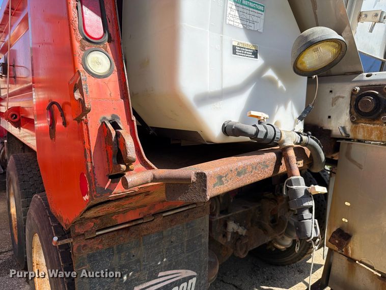 image for item FH6379 2007 International WorkStar 7400 dump truck