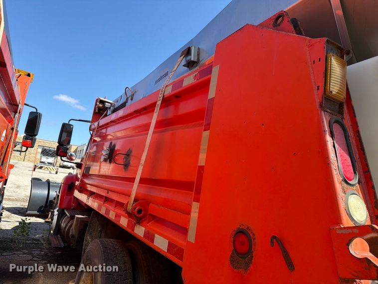 image for item FH6379 2007 International WorkStar 7400 dump truck