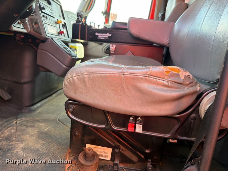 image for item FH6379 2007 International WorkStar 7400 dump truck