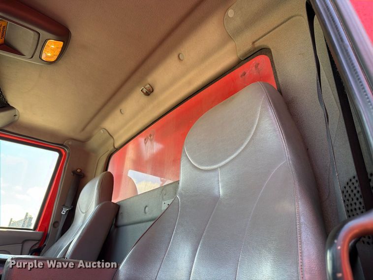 image for item FH6379 2007 International WorkStar 7400 dump truck