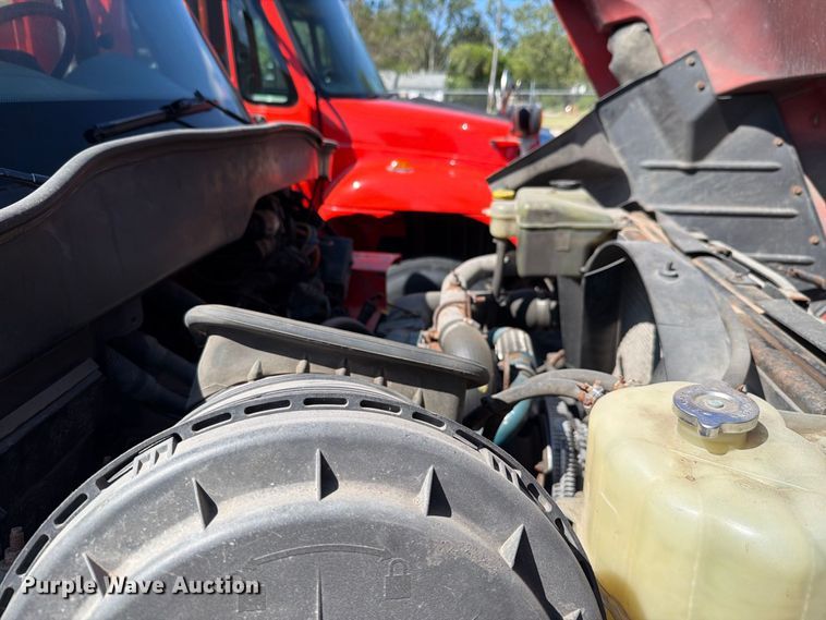 image for item FH6379 2007 International WorkStar 7400 dump truck
