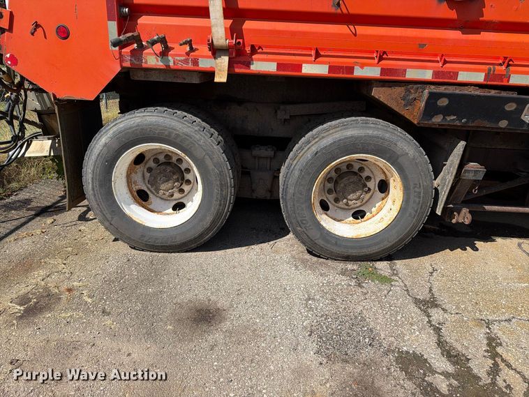 image for item FH6379 2007 International WorkStar 7400 dump truck