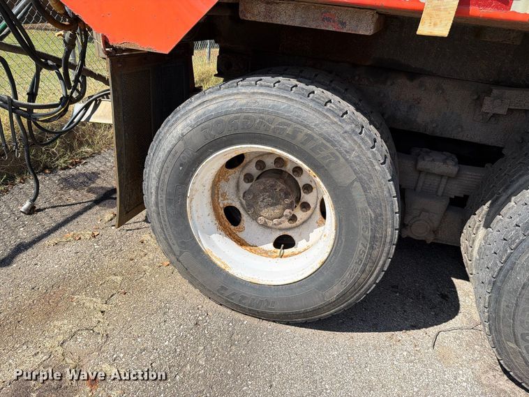 image for item FH6379 2007 International WorkStar 7400 dump truck