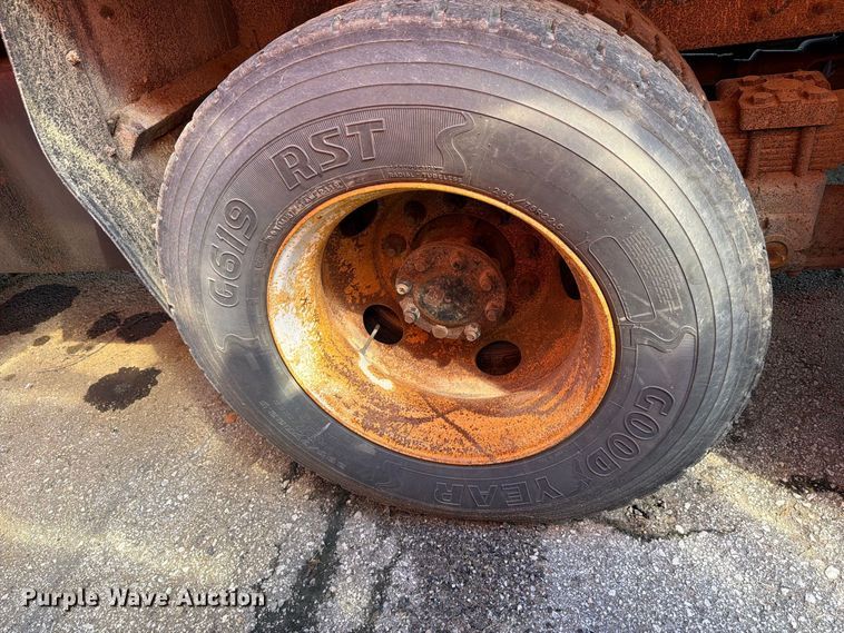 image for item FH6379 2007 International WorkStar 7400 dump truck