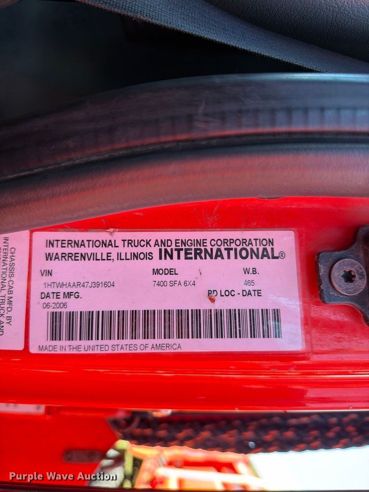 image for item FH6379 2007 International WorkStar 7400 dump truck