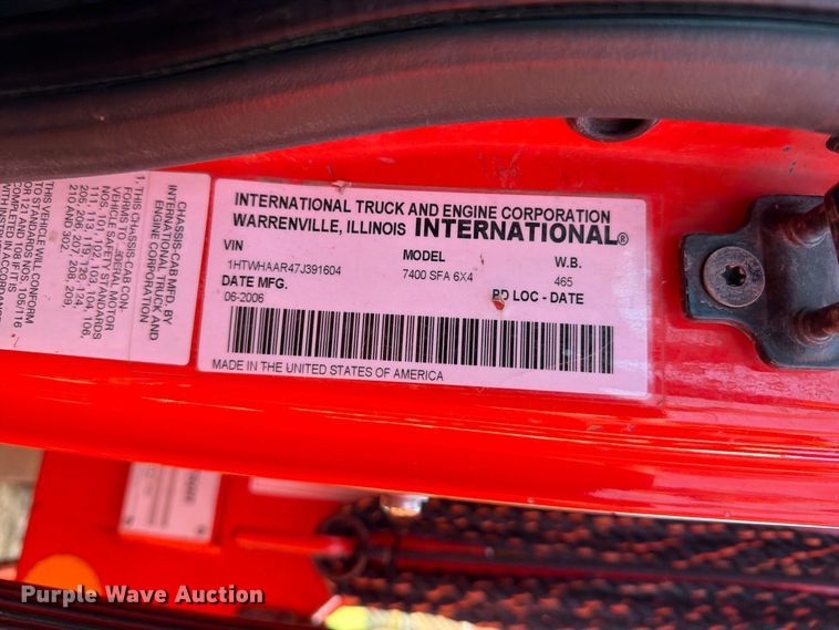 image for item FH6379 2007 International WorkStar 7400 dump truck