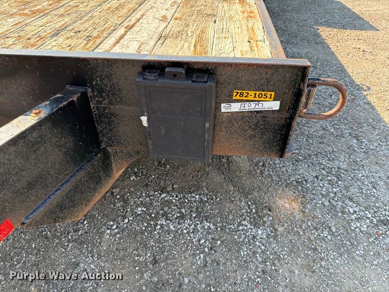 image for item FI0797 2002 Roadhog equipment trailer