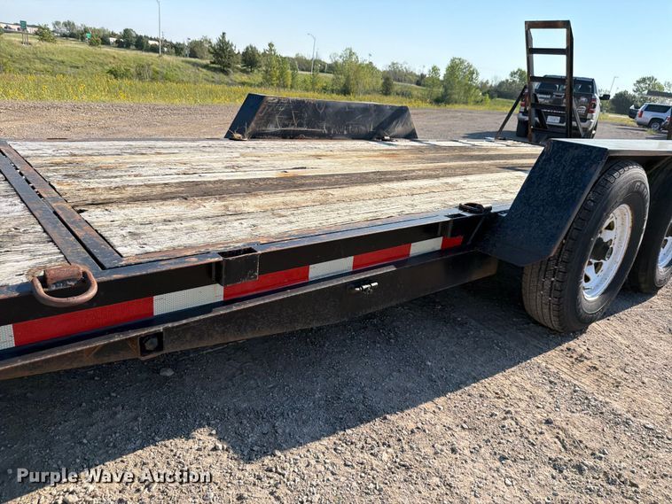 image for item FI0797 2002 Roadhog equipment trailer