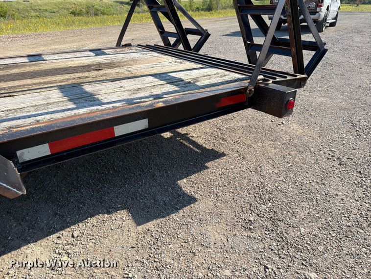 image for item FI0797 2002 Roadhog equipment trailer