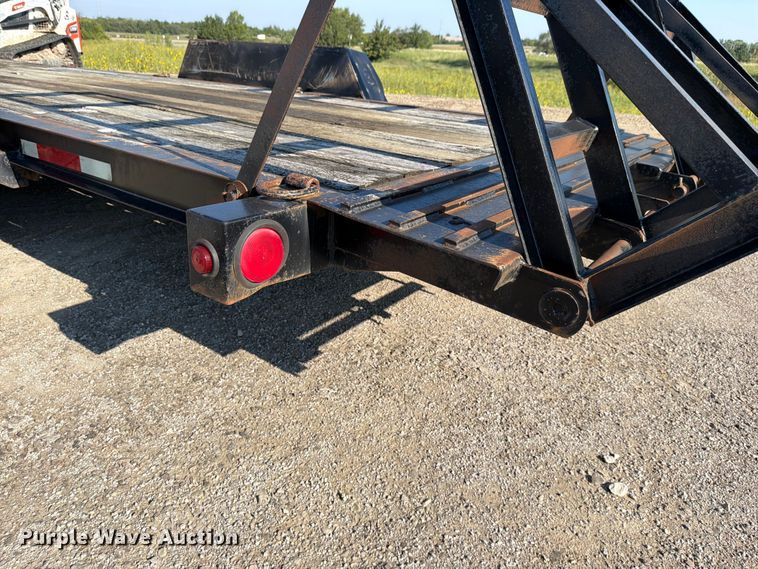 image for item FI0797 2002 Roadhog equipment trailer