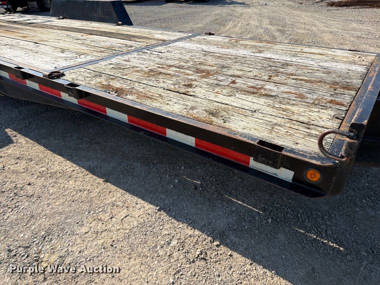 image for item FI0797 2002 Roadhog equipment trailer
