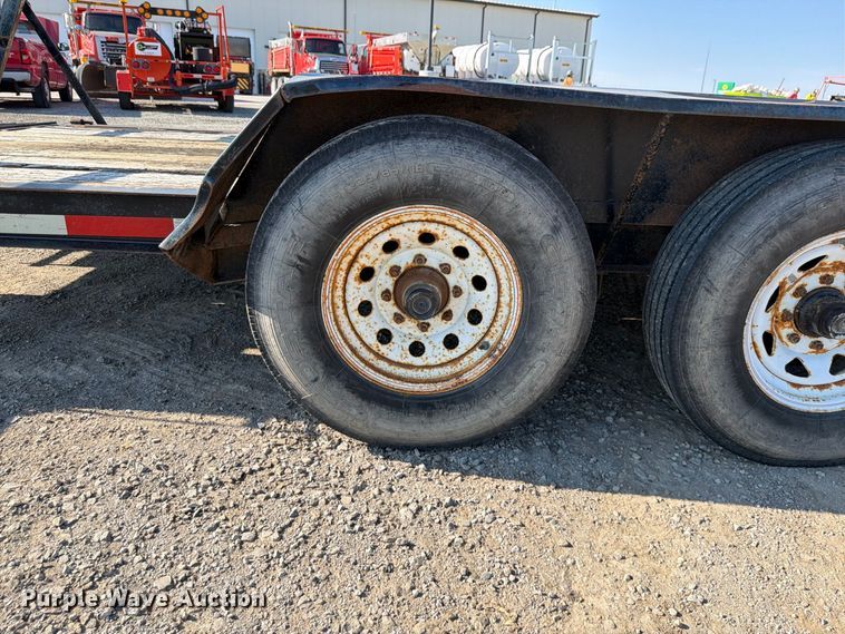 image for item FI0797 2002 Roadhog equipment trailer