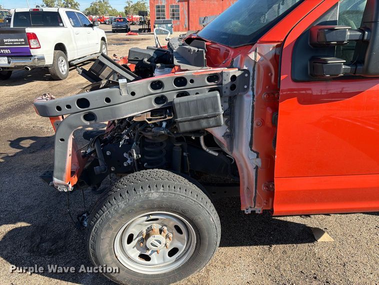 image for item FK3660 2021 Ford F250 Super Duty pickup truck cab and chassis