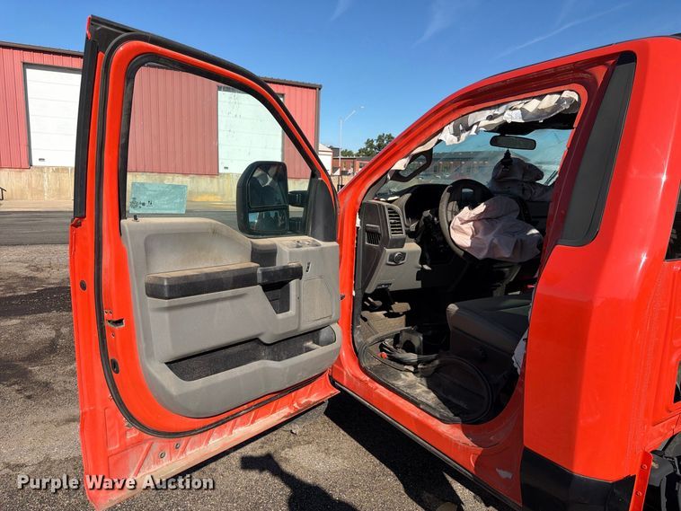 image for item FK3660 2021 Ford F250 Super Duty pickup truck cab and chassis
