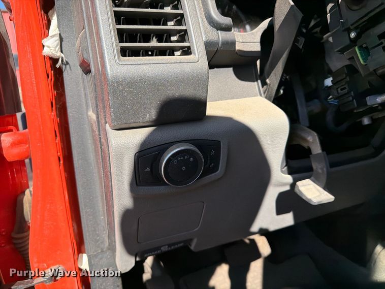 image for item FK3660 2021 Ford F250 Super Duty pickup truck cab and chassis