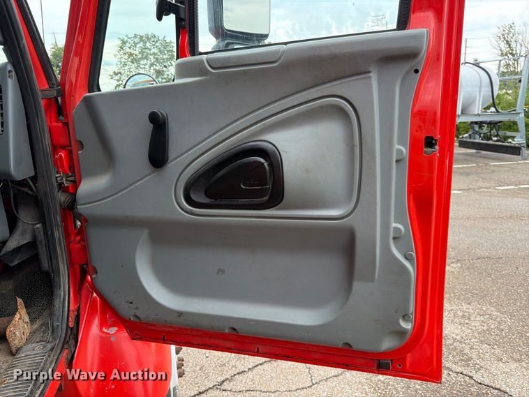 image for item FK3661 2007 International 7400 dump truck