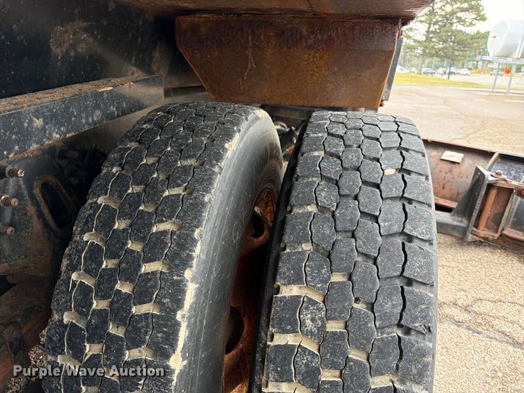 image for item FK3661 2007 International 7400 dump truck