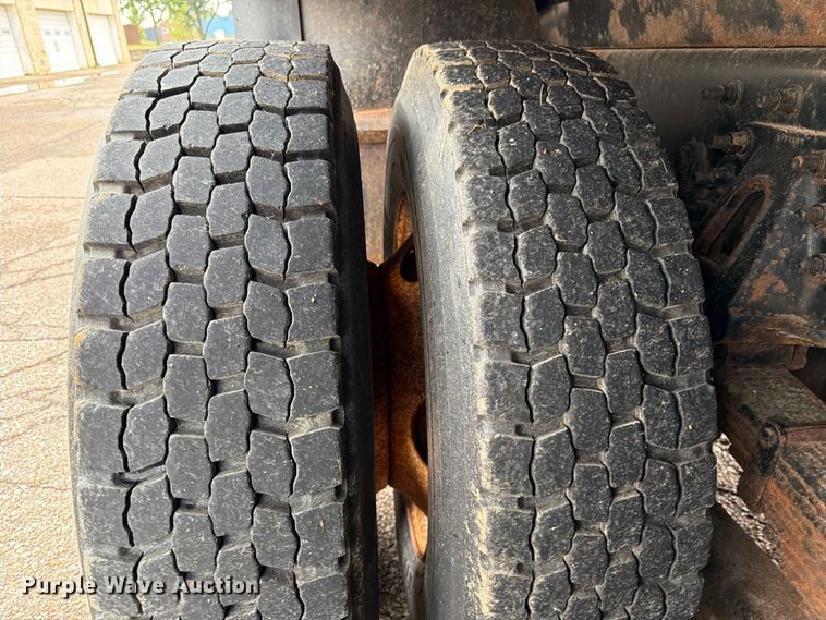 image for item FK3661 2007 International 7400 dump truck