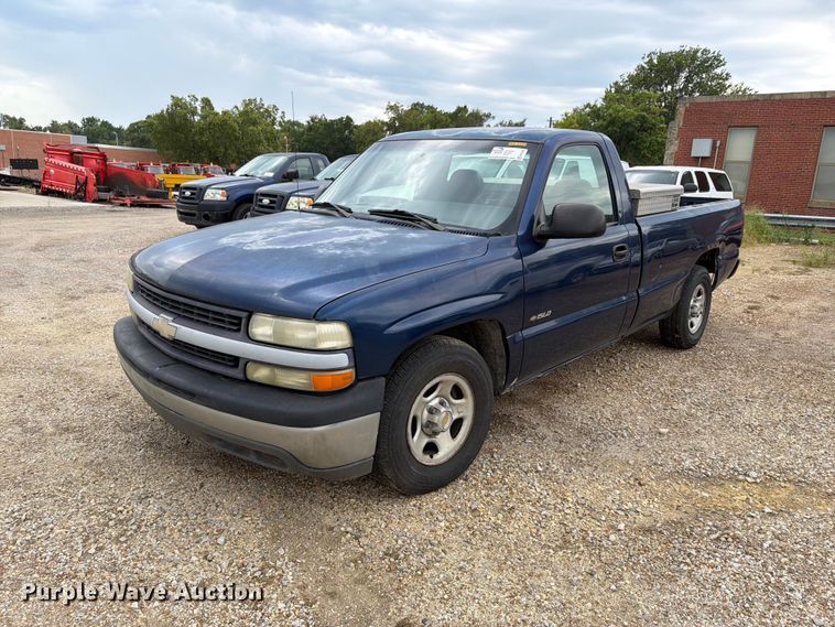 2002 Chevrolet Silverado 1500 pickup truck