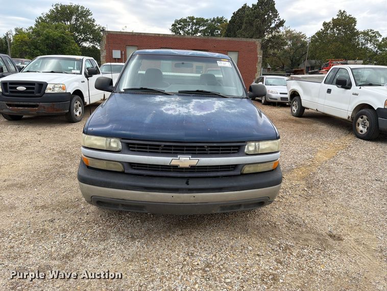 image for item FN1506 2002 Chevrolet Silverado 1500 pickup truck
