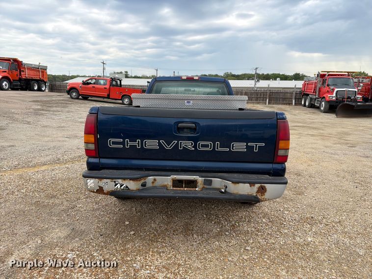 image for item FN1506 2002 Chevrolet Silverado 1500 pickup truck