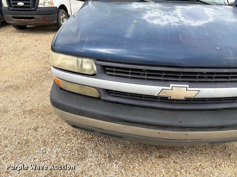 image for item FN1506 2002 Chevrolet Silverado 1500 pickup truck