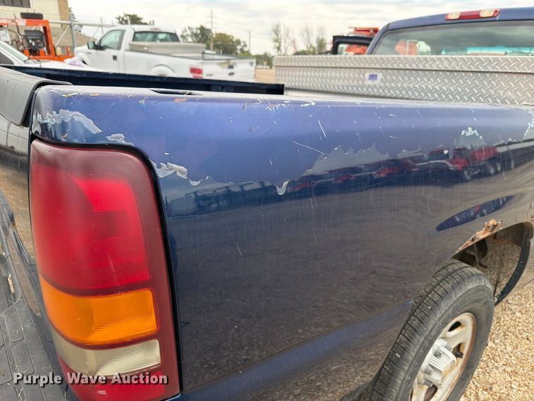 image for item FN1506 2002 Chevrolet Silverado 1500 pickup truck