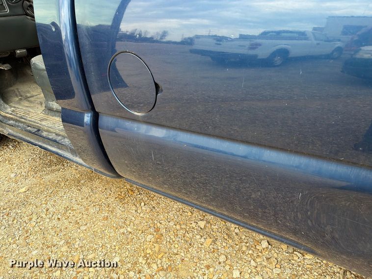 image for item FN1506 2002 Chevrolet Silverado 1500 pickup truck
