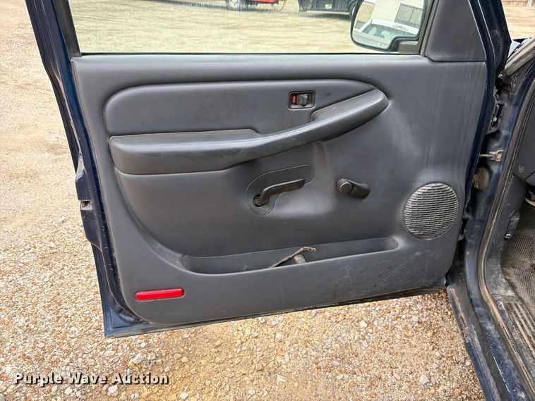 image for item FN1506 2002 Chevrolet Silverado 1500 pickup truck