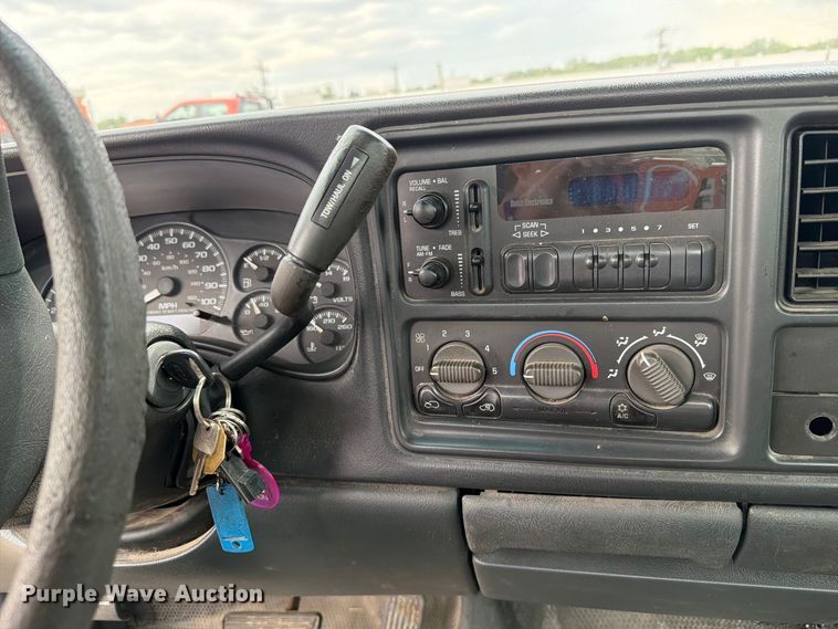 image for item FN1506 2002 Chevrolet Silverado 1500 pickup truck