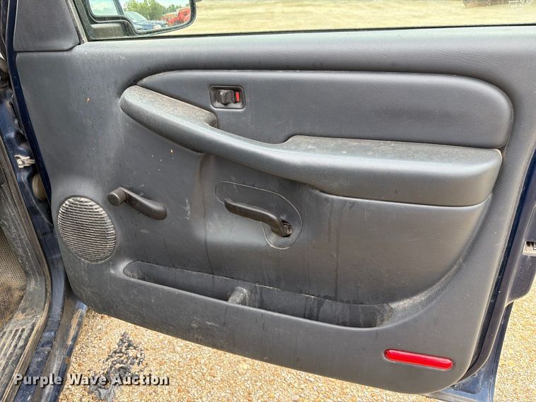 image for item FN1506 2002 Chevrolet Silverado 1500 pickup truck