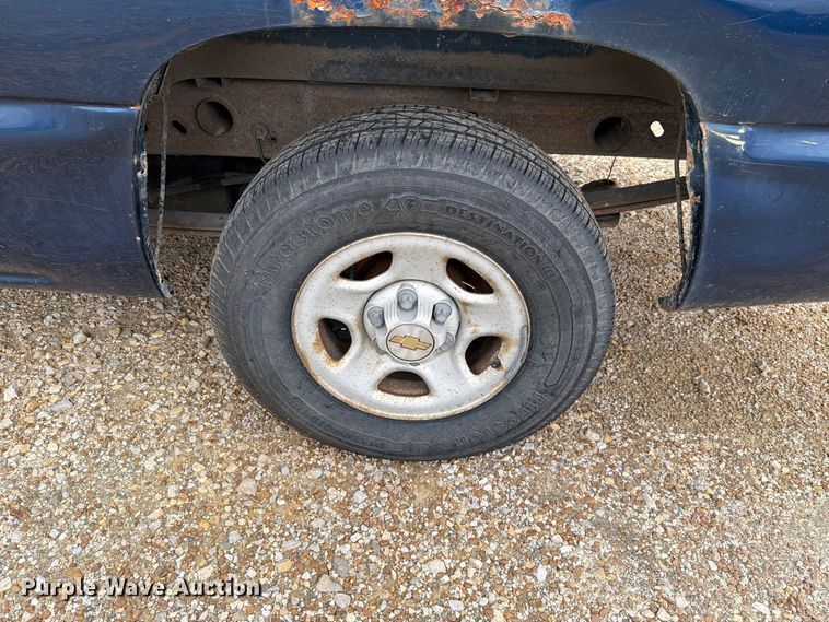 image for item FN1506 2002 Chevrolet Silverado 1500 pickup truck
