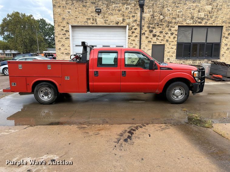 image for item FN1517 2011 Ford F250 Super Duty Crew Cab utility bed pickup truck
