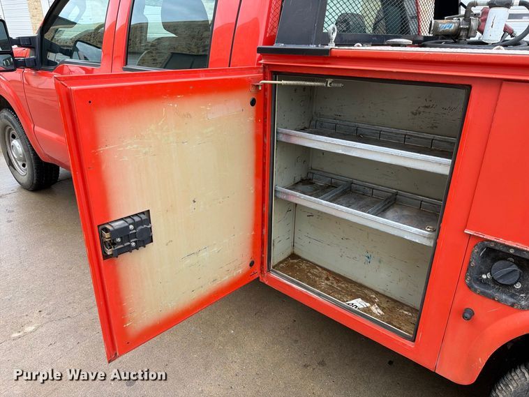 image for item FN1517 2011 Ford F250 Super Duty Crew Cab utility bed pickup truck