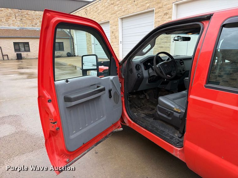 image for item FN1517 2011 Ford F250 Super Duty Crew Cab utility bed pickup truck