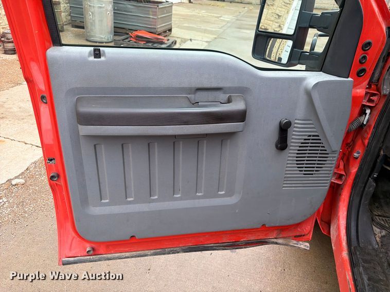 image for item FN1517 2011 Ford F250 Super Duty Crew Cab utility bed pickup truck