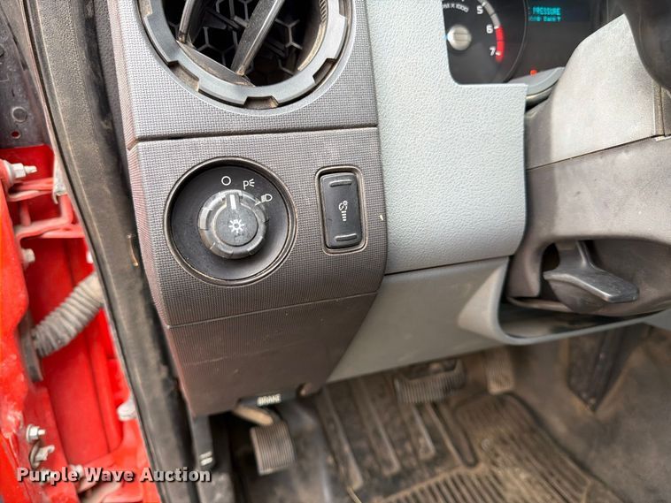 image for item FN1517 2011 Ford F250 Super Duty Crew Cab utility bed pickup truck