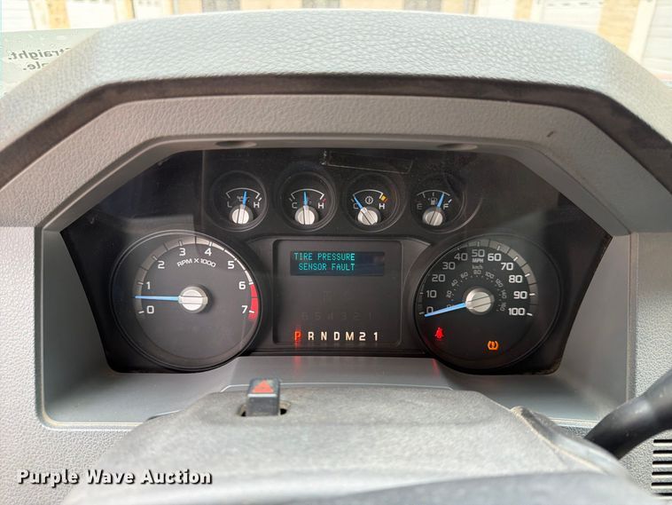 image for item FN1517 2011 Ford F250 Super Duty Crew Cab utility bed pickup truck