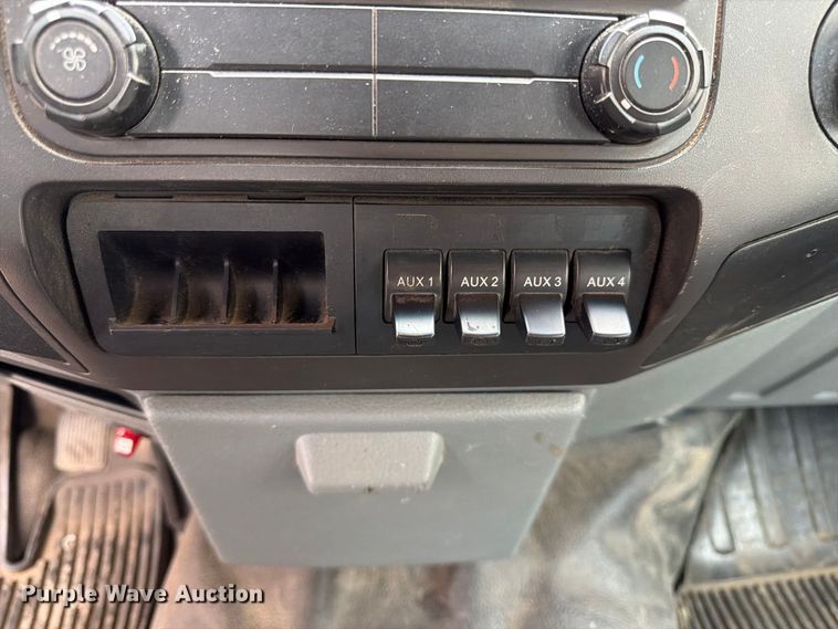 image for item FN1517 2011 Ford F250 Super Duty Crew Cab utility bed pickup truck