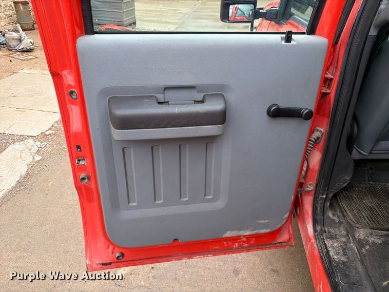 image for item FN1517 2011 Ford F250 Super Duty Crew Cab utility bed pickup truck