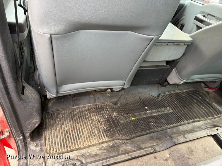 image for item FN1517 2011 Ford F250 Super Duty Crew Cab utility bed pickup truck