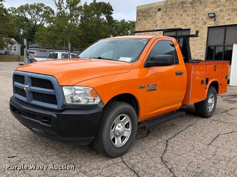 2018 RAM 2500 heavy duty utility bed pickup truck