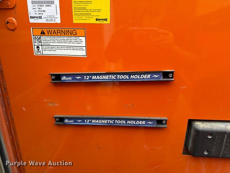 image for item FN1518 2018 RAM 2500 heavy duty utility bed pickup truck