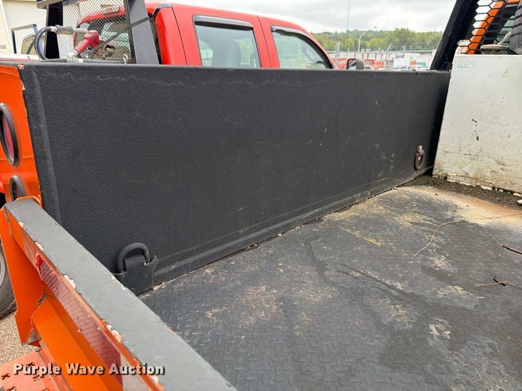 image for item FN1518 2018 RAM 2500 heavy duty utility bed pickup truck