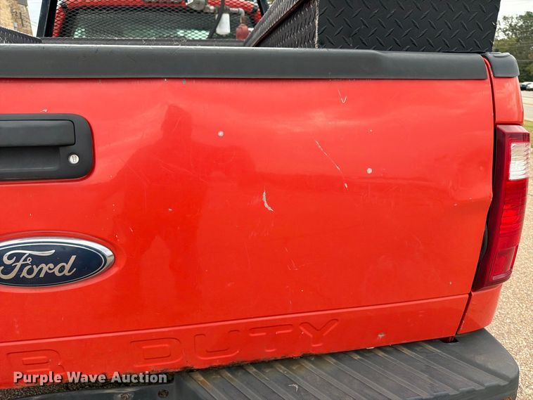 image for item FN1519 2011 Ford F250 Super Duty pickup truck