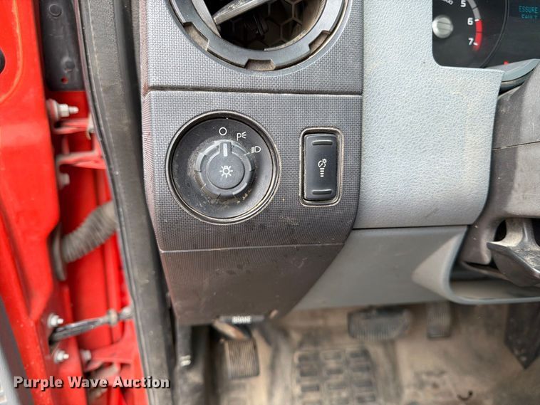 image for item FN1519 2011 Ford F250 Super Duty pickup truck