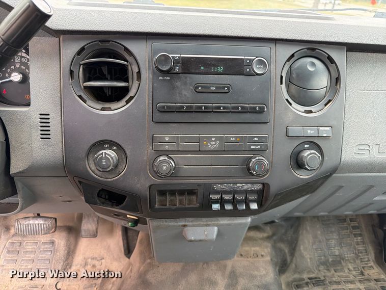 image for item FN1519 2011 Ford F250 Super Duty pickup truck