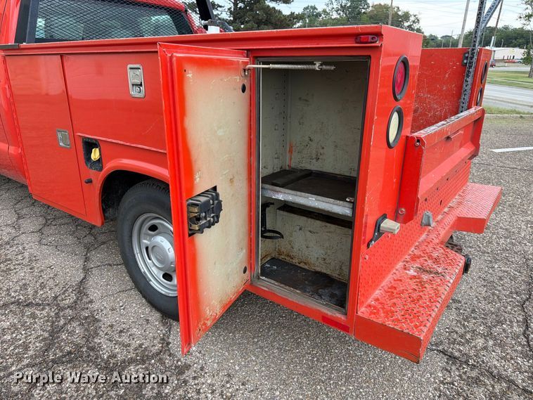 image for item FN1520 2011 Ford F250 Super Duty Crew Cab utility bed pickup truck