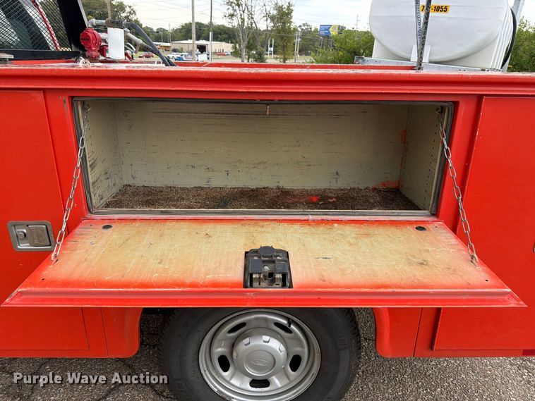 image for item FN1520 2011 Ford F250 Super Duty Crew Cab utility bed pickup truck